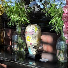 Load image into Gallery viewer, COME TO ME VASE